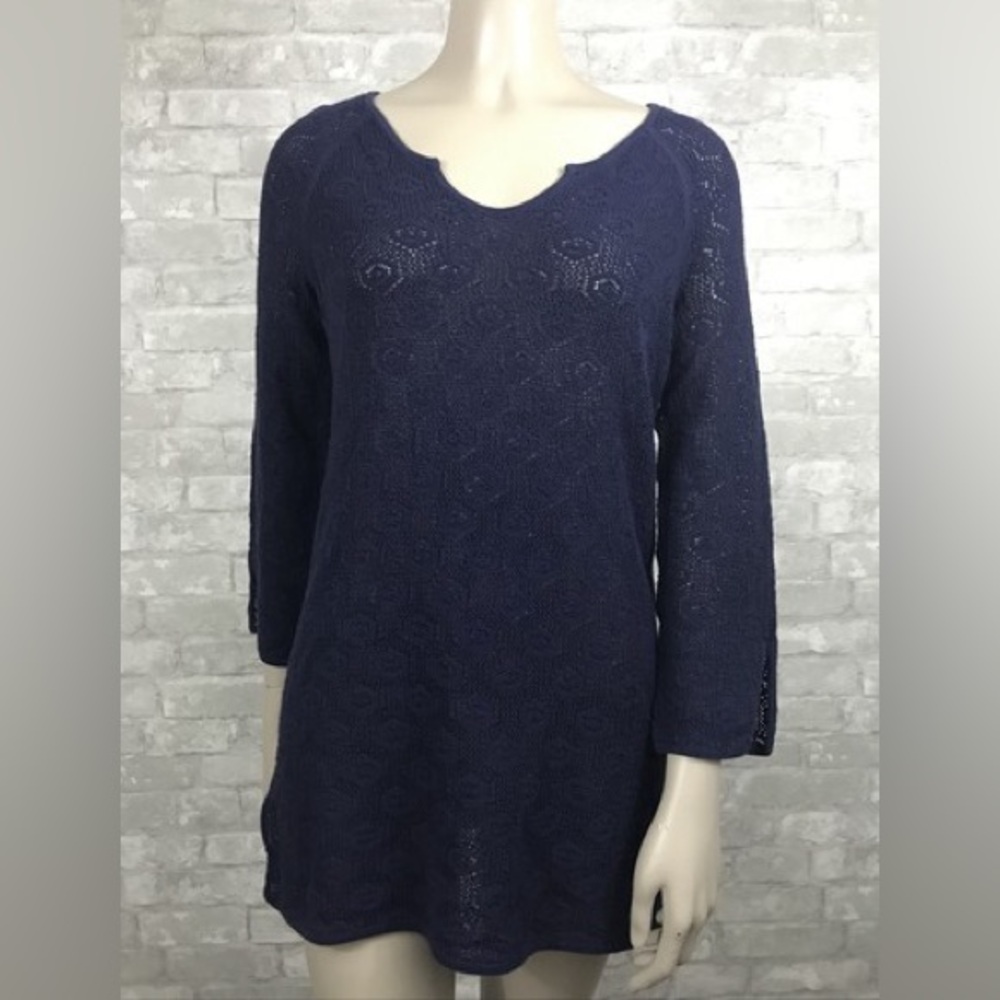 Lilly Pulitzer Navy Blue Crochet long Sleeve Tunic
Top 100% Cotton womens size S